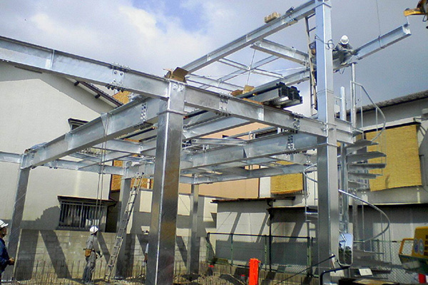 秋雨來(lái)臨長(zhǎng)春鋼結(jié)構(gòu)工程施工采取哪些防護(hù)措施 秋雨來(lái)臨長(zhǎng)春鋼結(jié)構(gòu)工程施工采取哪些防護(hù)措施